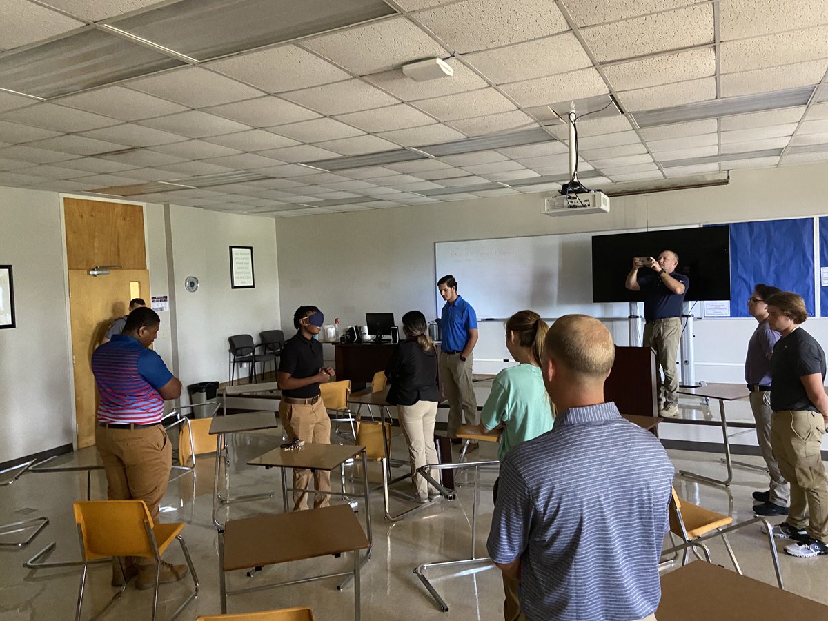 MHPTroopF's tweet photo. Thank you, Captain Turnipseed and Lt. Elkins for speaking to the C.O.R.E. class today about what it takes to become a Trooper. #CourtesyServiceSafety #MHPCORE https://t.co/3AdJ0qkdYC