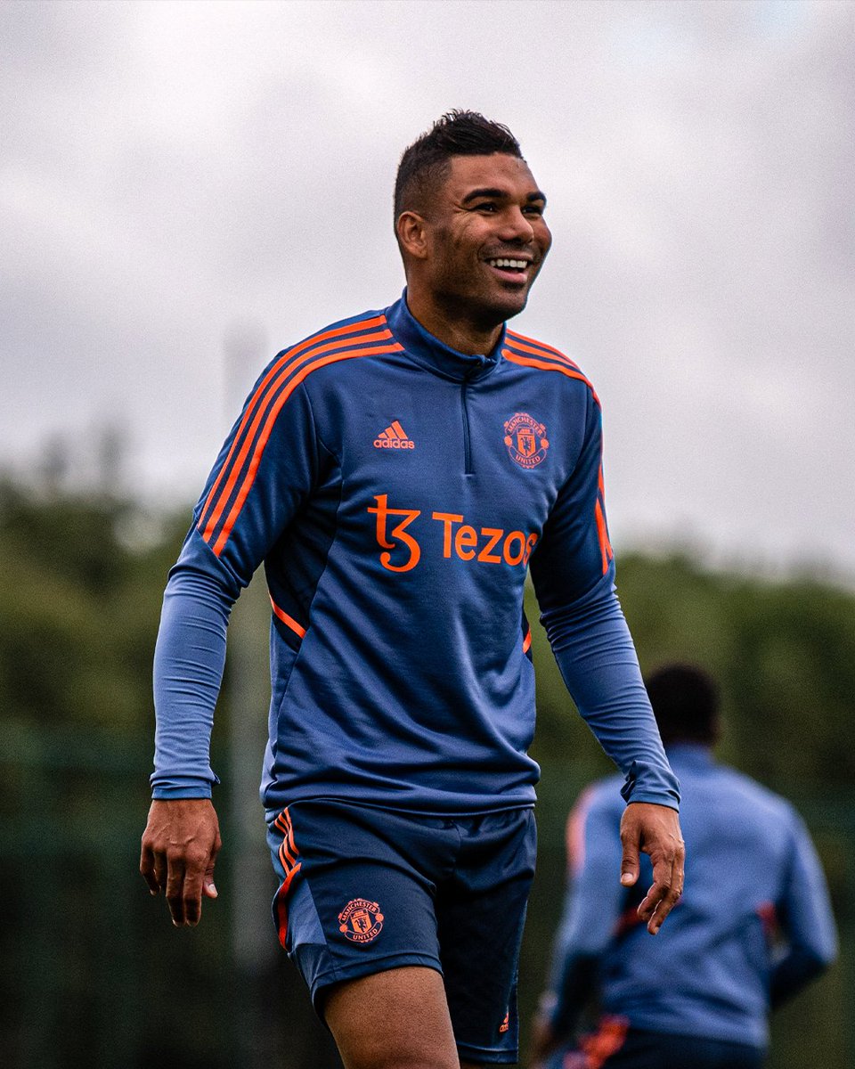 brfootball's tweet photo. Casemiro getting to work 😤 https://t.co/h3GAaAeT0V