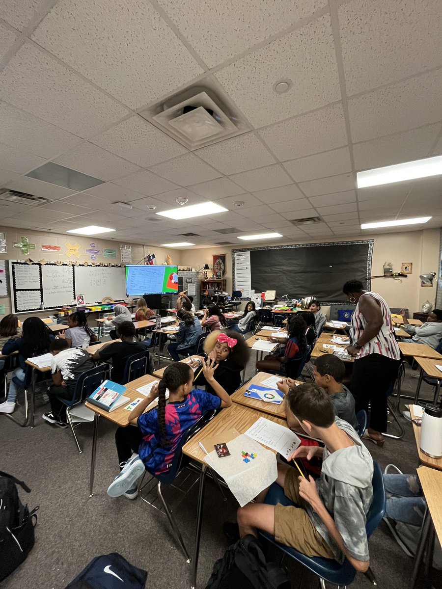 MadisonBottoms's tweet photo. @BushMSBroncos working with ratios from an M&amp;M bag had everyone engaged and enjoying math @garveyt1 @DrChapmanCFBISD @drdanawest @KOSullivanCFB #cfbproud #makelearningfun https://t.co/ToGEibSyPi