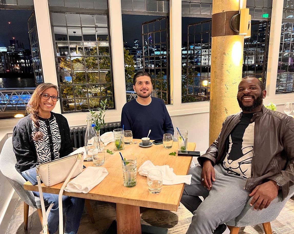 princeaudu_'s tweet photo. Happy birthday Aisha @motionparallex it was great seeing you again… The Langsiders back together in London… Essa and Elayna… Always a blast @essaustadi https://t.co/5je7LLHeky