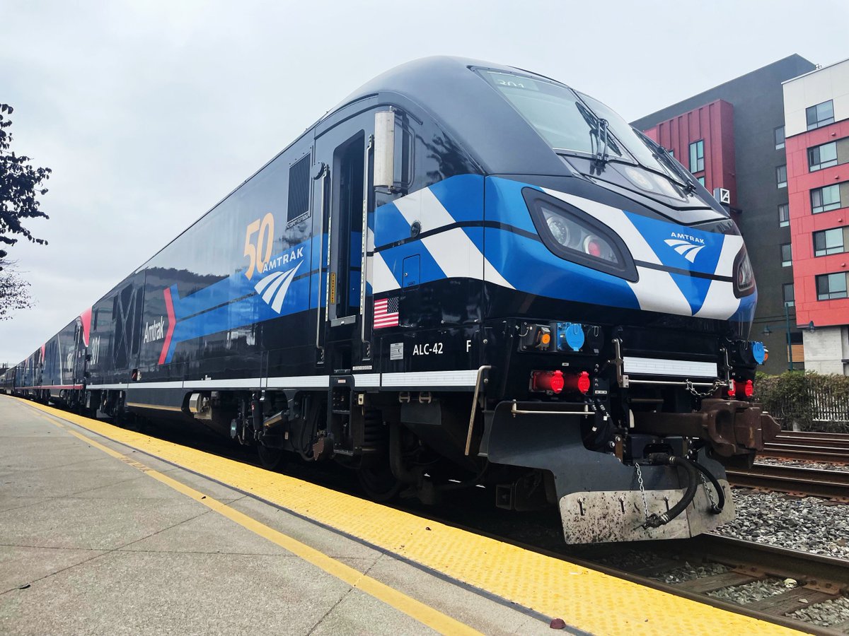 Amtrak's tweet photo. 😍

#Amtrak50 https://t.co/55HJfdFglg