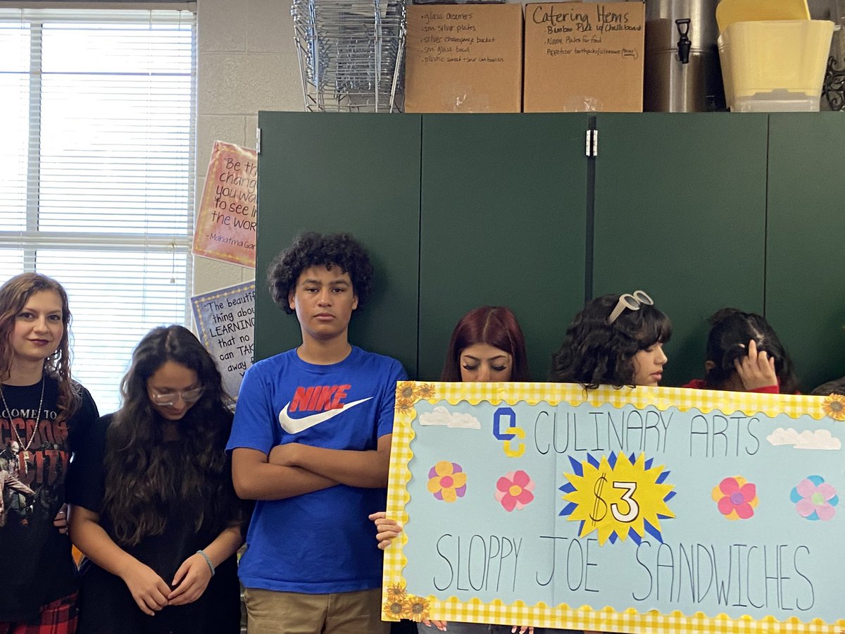 OCCulinaryArts's tweet photo. OC Culinary is excited to see everyone tonight at the Panther Pride Pep Rally and Picnic. We are selling sloppy joe sandwiches. Make sure to stop by and see us! https://t.co/NQGo1Sbx3F