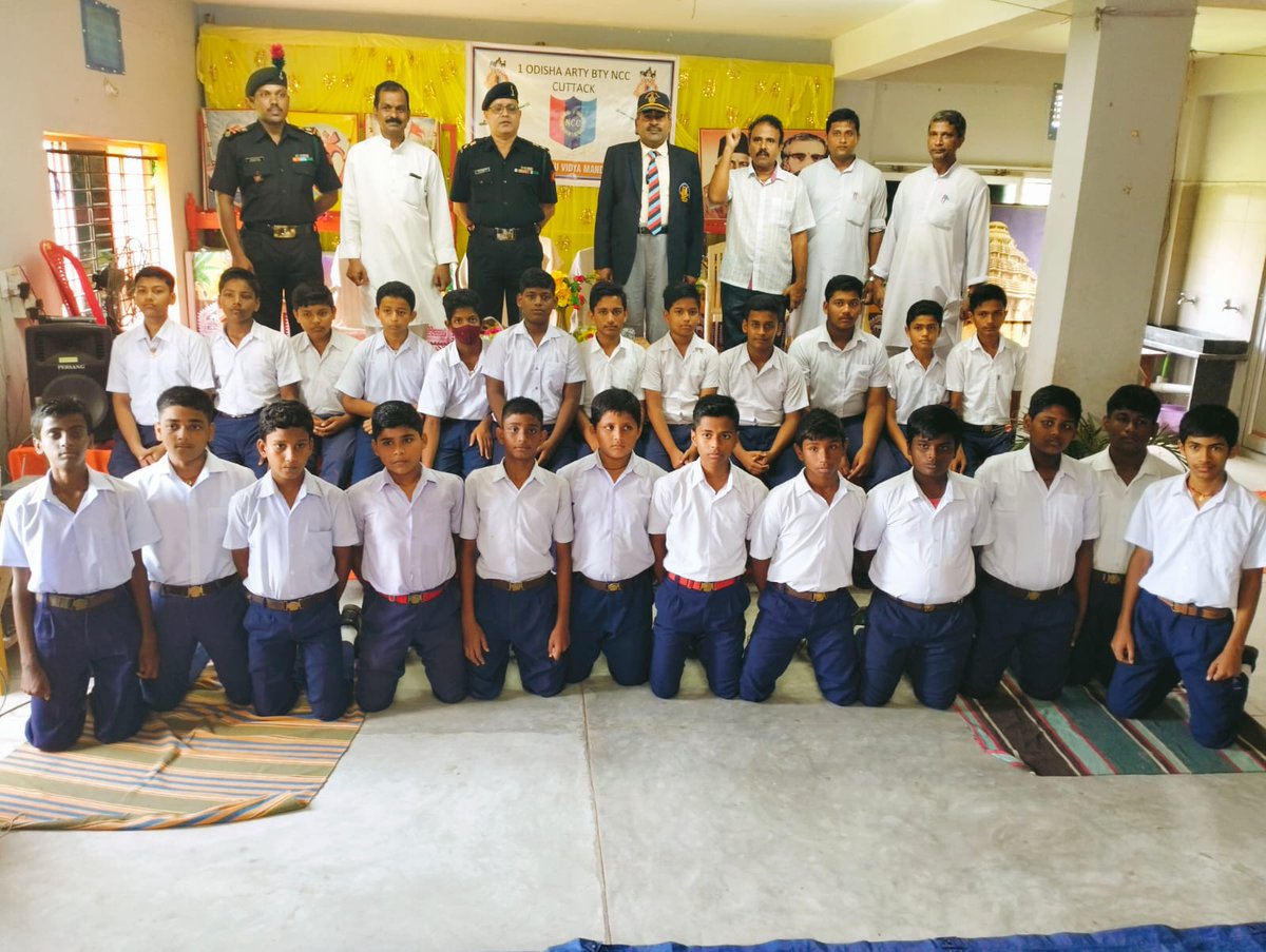 OneODArtyBtyNCC's tweet photo. Troop of #NCC at Saraswati Sishu Vidya Mandir (SSVM), Salipur under #1ODArtyBtyNCC was raised by #OC1ODArtyBtyNCC. Students and cadets were motivated to play role of effective future #NationBulider through #UnityandDiscipline. @utkalpride @kalinga_sagar @HQ_DG_NCC @DHE_Odisha https://t.co/iuXHbQtxyo