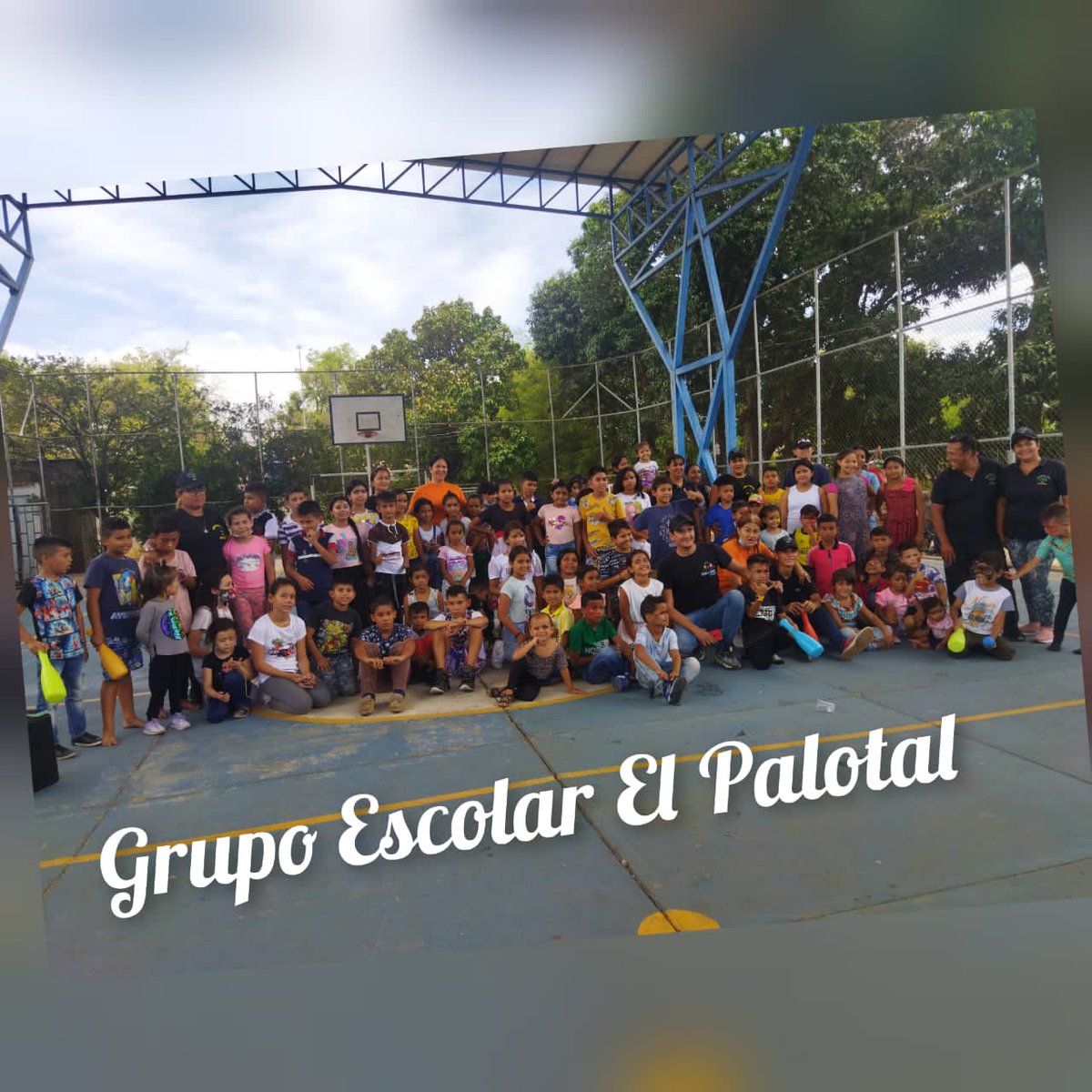 Bolivarintercir's tweet photo. GE El Palotal mpio BOLÍVAR activado con #EscuelasAbiertas2022, en equipo con el plan nacional de recreadores @NicolasMaduro @smsp306 @Berzabethg1 @_LaAvanzadora @FreddyBernal @ZonaEducTachira @MPPEDUCACION https://t.co/x1efsKsTKJ