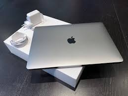 MalkoMalkom's tweet photo. Mon #VirageNumerique, 🚀
Mon métier, la #communicationdigitale 📣 et le #developpementweb
Mes équipements ordinateur et téléphone
PS. Ici on travaille. Ne me demandez pas service gratuitement, c'est mon gagne-pain comme ça
#JeCommunique #LeCréateurDigital https://t.co/gVu0BUTJjw
