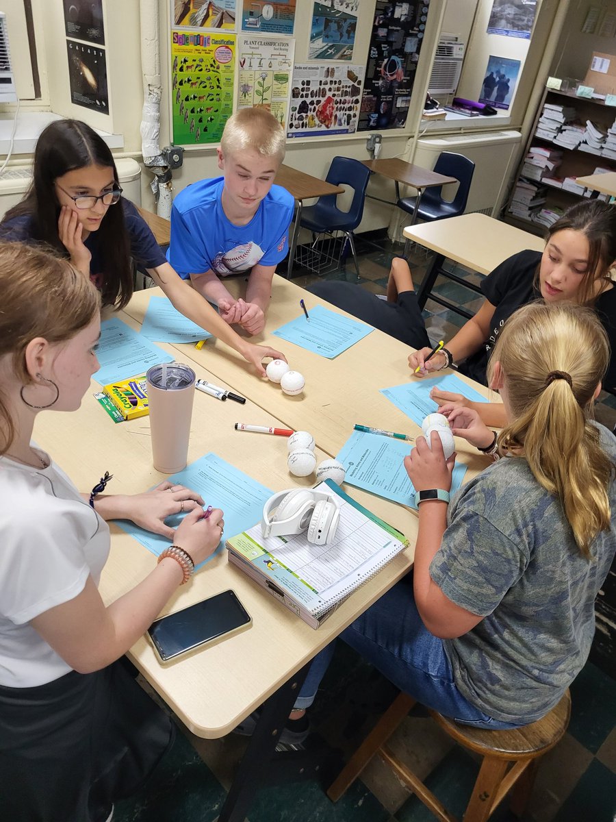 jmclain228's tweet photo. 8-1 with more fun modeling atoms &amp; molecules.  @OkawValley @RossForlines https://t.co/4JaRnFBilY