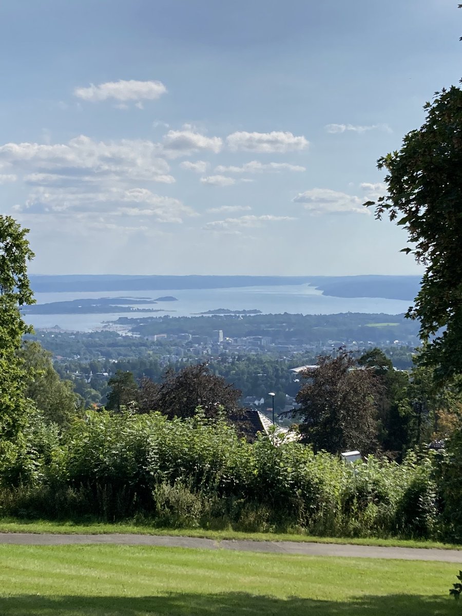 Corpsleone's tweet photo. #Holmenkollen #Oslo https://t.co/e7ysettWTi