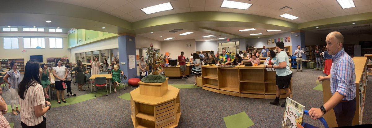 HeatherLayman1's tweet photo. Huddle time!!! Ready for Meet the Teacher 22/23. Our staff is READY to see students and families. 💙💚 #growingtogether @LHECMES https://t.co/BV2v2g1nnm