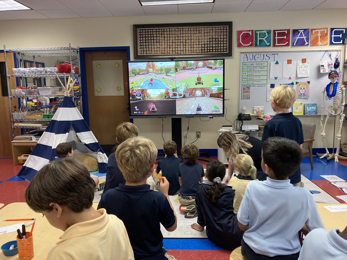 mrs_jgriffith's tweet image. 3…2…1… GO! Having a blast at our first Nintendo Nerds afternoon EP! @MakeSomeArt