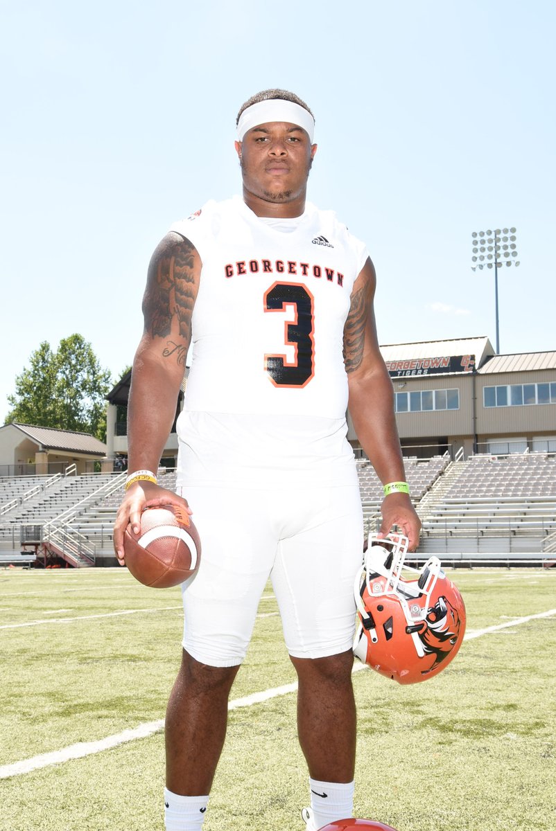 Our own DJ White (<a href="/djwhit3D/">D J 🫰🏾</a>)  is named to the list of small college star players by the Associated Press. Read more below: apnews.com/article/nfl-co…
#TigerPride