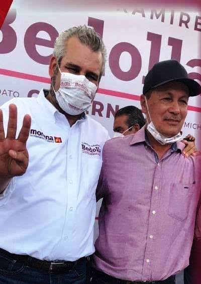 Fer_MX10's tweet photo. Detienen en EU a hija de alcalde de Tacámbaro, Artemio Moriya abanderado de @PartidoMorenaMx, con casi 250 mil dólares sin declarar y un par de armas de fuego al intentar cruzar a México.

Lo bueno que los de morena no son iguales. https://t.co/yDsr1tJpdQ