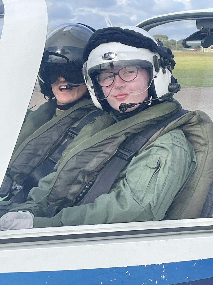 969 (St. Helens) Sqn tweet media