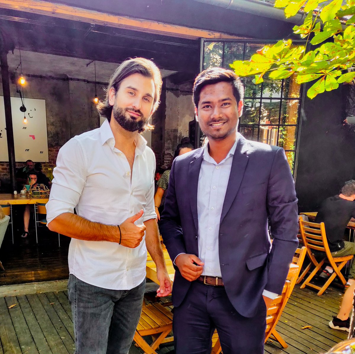 ArnillAshraf's tweet photo. It's a pleasure meeting Michal Feigler, Director of J&amp;T Ventures in Czech Republic. J&amp;T Ventures invest up to £2.5M in startups.
We met at a cozy restaurant over breakfast &amp; discussed merger &amp; acquisition scenarios of European startups. We're hoping to work together in the future https://t.co/JBv2WcnSPw