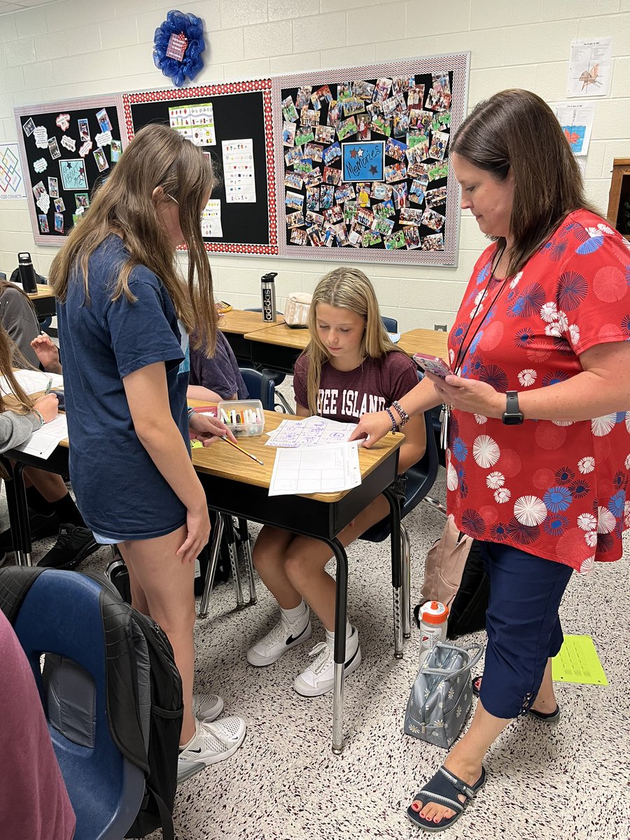 cassiefainter's tweet photo. 7th grade Math speed dating with math problems! Each student become an expert on one problem and then taught that problem to their “date” until all students were experts on all problems. #ccsdfam #ccsdmath #onefreedom #makingmathfun @FMSPatriots https://t.co/xqLV93z9CK