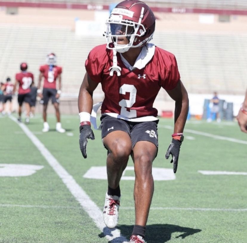 nmsugoaggies's tweet photo. 2 days till Aggie Football #2 5’11” 175lb FR Safety from strong football program at Manvel HS in Manvel, TX @OfficiallyMac_ Malachi McLean. Active, strong, fast DB. At Manvel Malachi had 78 tackles, 2 picks, 1 forced fumble and a sack. #AggieCountDown #AggieD https://t.co/tWOHzz1SZI