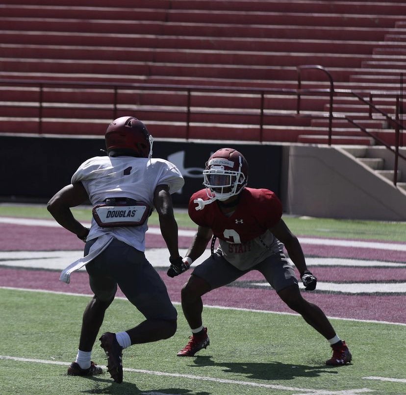 nmsugoaggies's tweet photo. 2 days till Aggie Football #2 5’11” 175lb FR Safety from strong football program at Manvel HS in Manvel, TX @OfficiallyMac_ Malachi McLean. Active, strong, fast DB. At Manvel Malachi had 78 tackles, 2 picks, 1 forced fumble and a sack. #AggieCountDown #AggieD https://t.co/tWOHzz1SZI