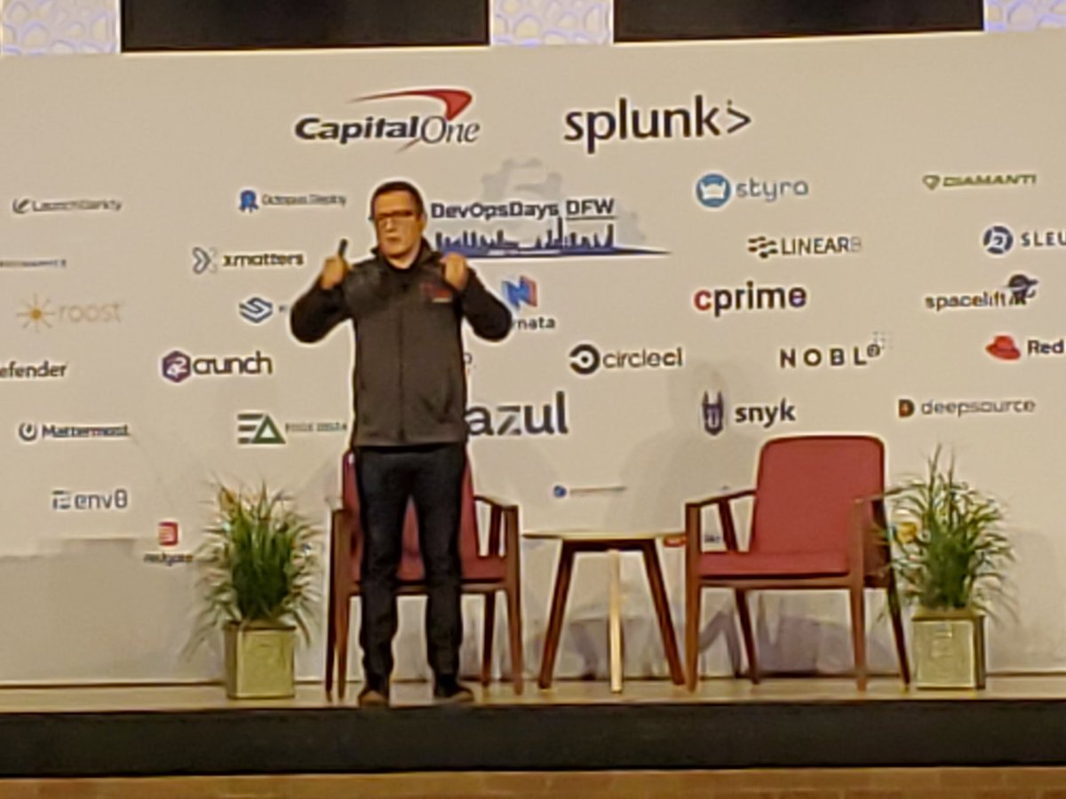 DevOpsLee's tweet photo. Day 2 @NigelThurlow "DevOps is Enterprise Wide" @DevOpsDaysDFW
#Devopsdays #Devopsdaysdfw https://t.co/HHzaSR0oVn