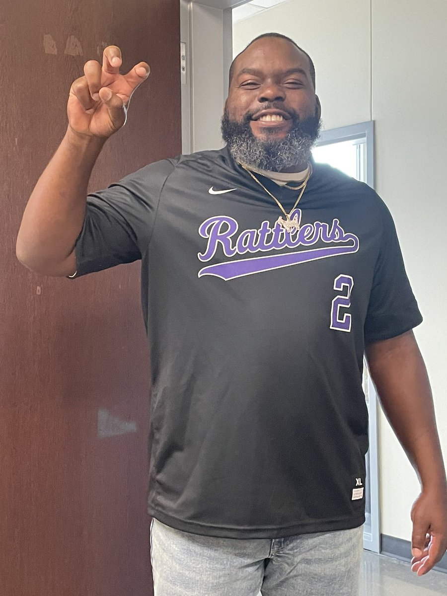 Repping Rattlers on Sub Varsity 🏈 Gameday! S/o <a href="/BryanWebb4/">Coach Bryan Webb</a> <a href="/reaganchomel35/">Reagan Chomel</a> <a href="/SanMarcosHSBB/">SMHS Rattler-Baseball</a> @SMCISD_Rattlers