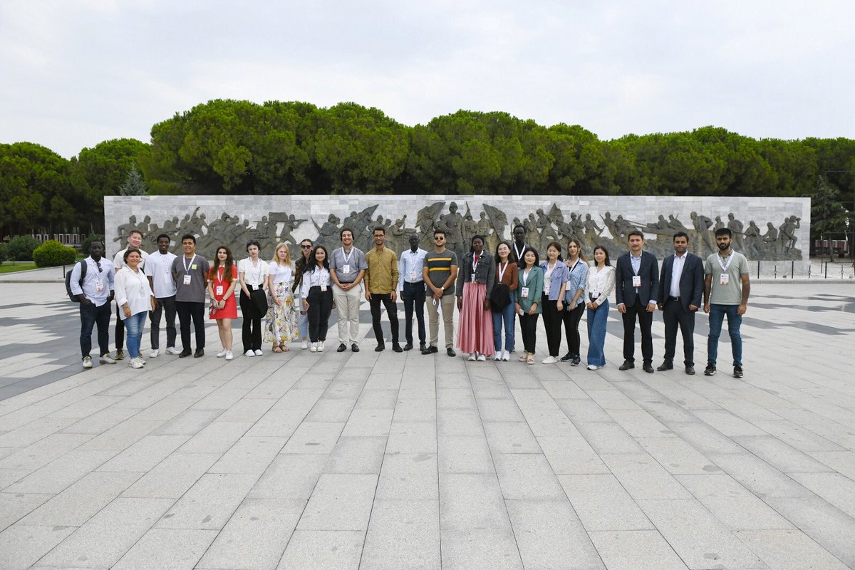 TBB's tweet photo. #LOCALINTERNational 2022 continues.
Participants visited Çanakkale Martyrs' Memorial and the municipality. The activities of the municipality for the youth were explained to the participants hosted by Deputy Mayor Mehmet İrfan Mutluay. @ckalebelediye @IrfanMutluay https://t.co/tbHcG1NQyK