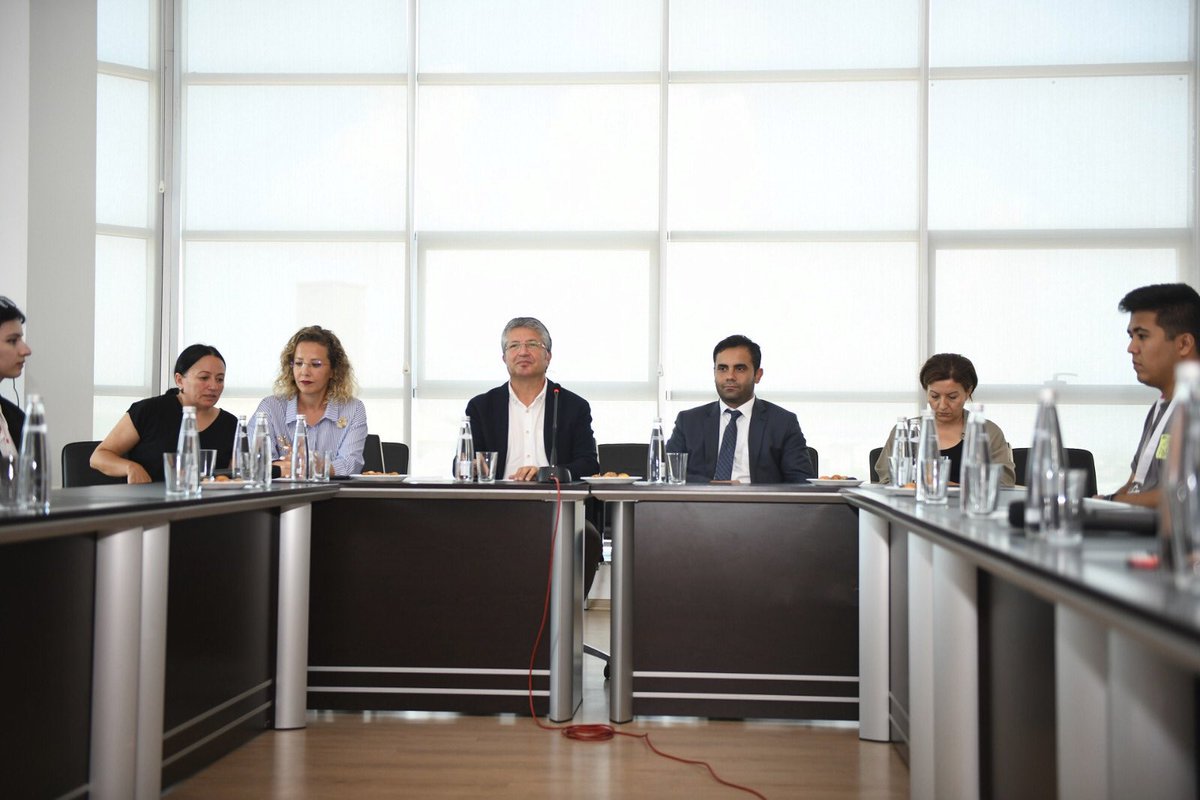 TBB's tweet photo. #LOCALINTERNational 2022 continues.
Participants visited Çanakkale Martyrs' Memorial and the municipality. The activities of the municipality for the youth were explained to the participants hosted by Deputy Mayor Mehmet İrfan Mutluay. @ckalebelediye @IrfanMutluay https://t.co/tbHcG1NQyK