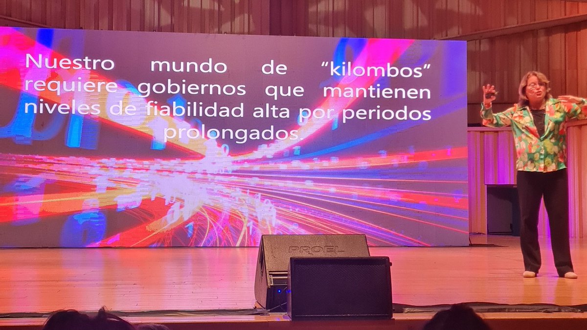 mattoserrano's tweet photo. Flash del día 1 en la #MaratonComPol https://t.co/rm2yBzpkCK