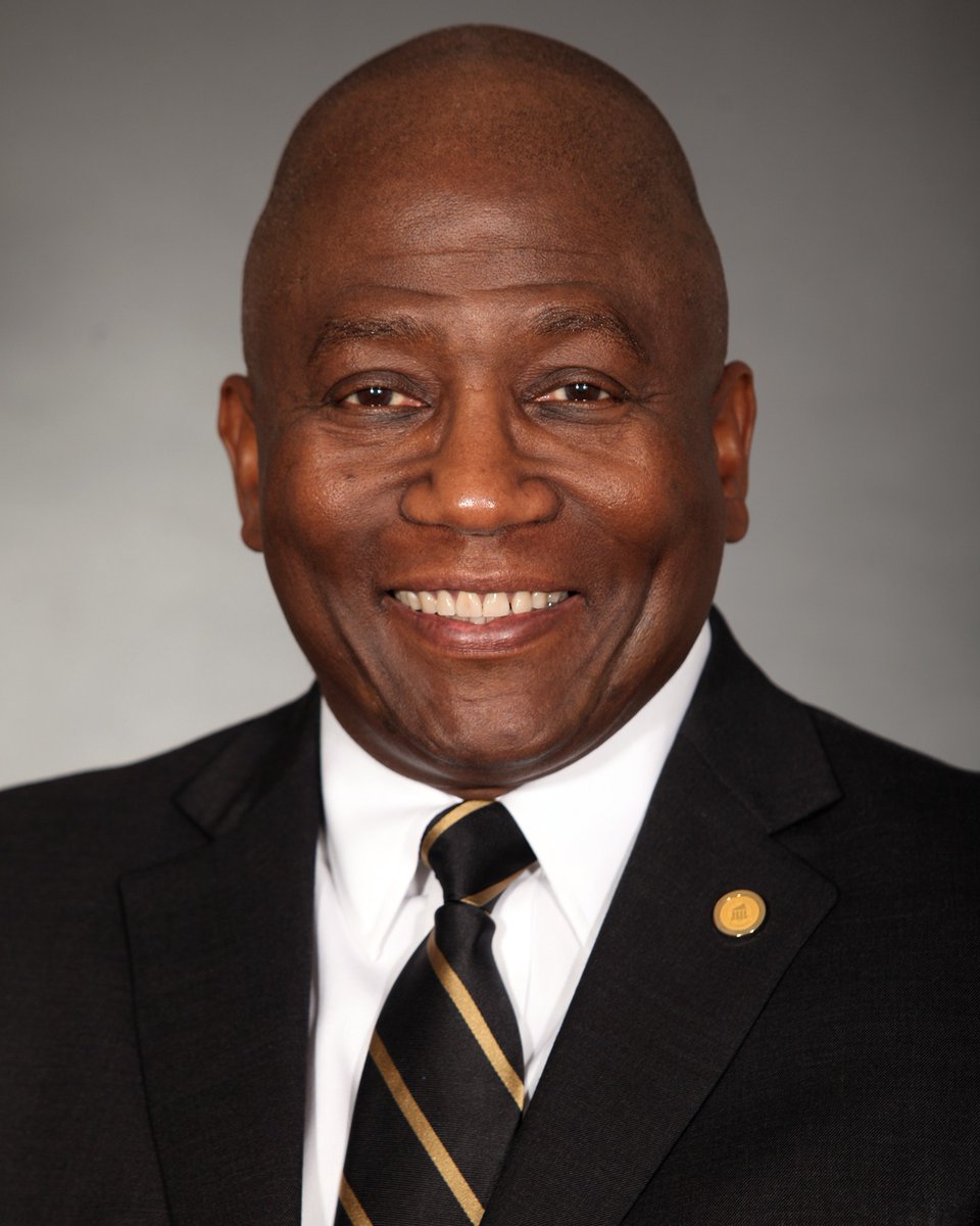 UNCPDSA's tweet image. uncpembroke: #UNCP Board of Trustees elect new officers
uncp.edu/news/uncp-boar…