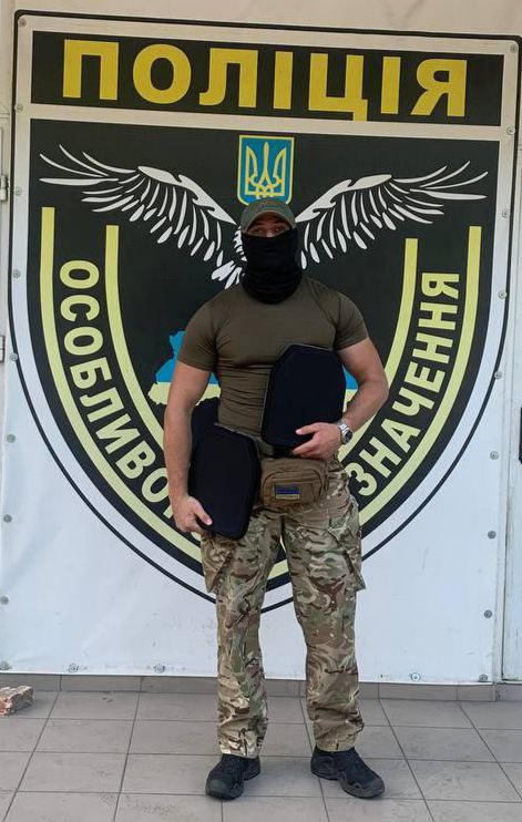 Couple of days ago a colonel for special operations unit called me and said that 2 guys from police forces will be joining their battalion. They had most of the gear, but urgently needed light weight plates. We sorted them out in couple of hours! Thank you all💙💛
#SlavaUkraini
