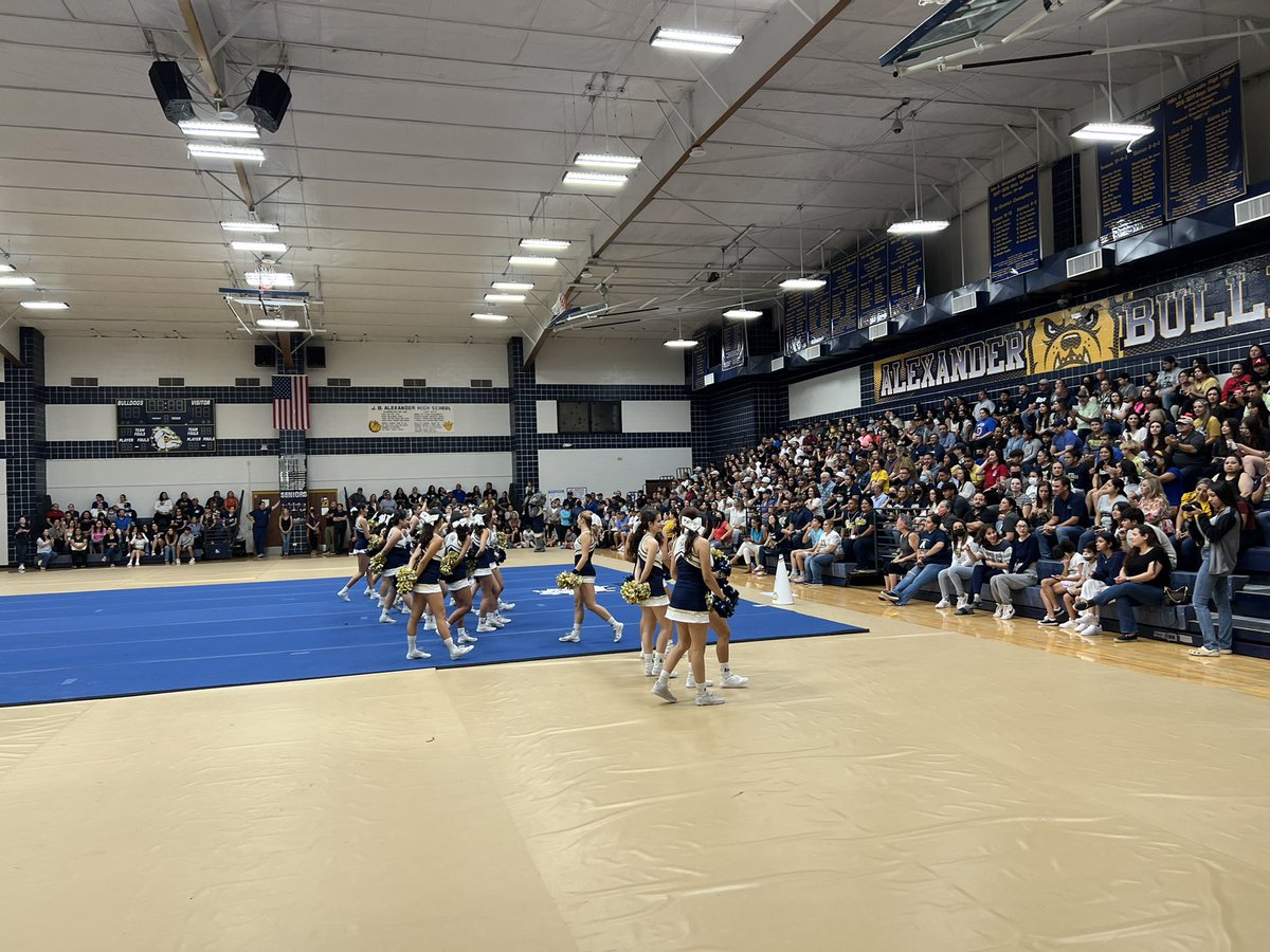 JBABulldogs's tweet photo. 🚨🏆🐾BulldogNation🐾🏆🚨
Thank you for showing up to support your Bulldogs!! We had a great night at the DawgHouse!!
#WeAreOneBulldogNation
#BuildingChampions
#BulldogMindset https://t.co/GnimTJpiCB