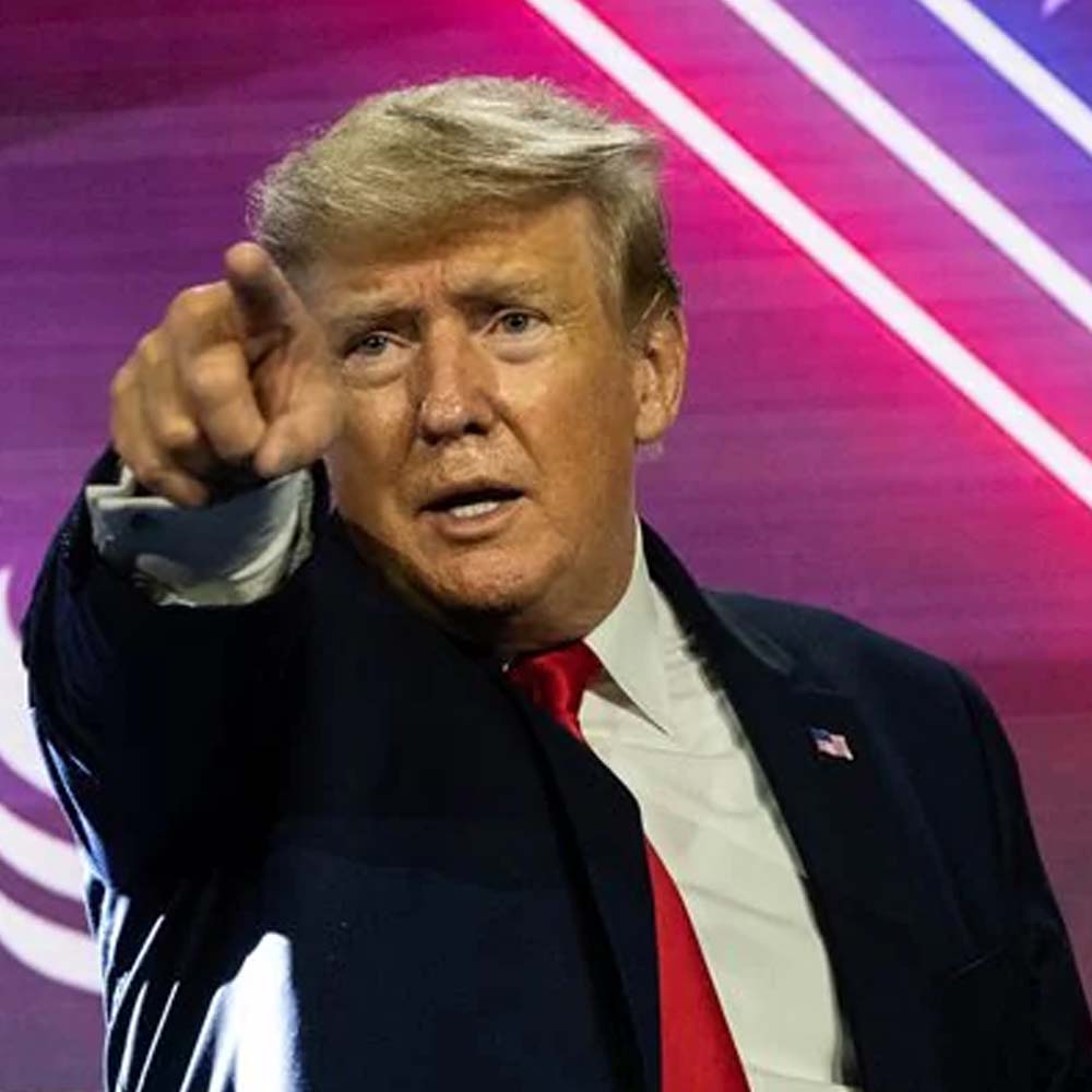 NEWSMAX's tweet photo. Former President Donald Trump ripped into President Joe Biden for claiming that the White House had no advance notice about the FBI raid at Mar-a-Lago. https://t.co/8O9bSm0LM9 https://t.co/HWds8I8IWz