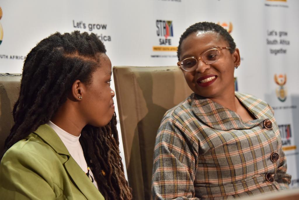 Khu_Ntshavheni's tweet photo. Today I briefed  the nation on the progress made on Broadcasting Digital Migration, I  was also joined by the aspirant President of the Republic Tumelo Moloko who is a 15 years old grade 9 female learner,  Acting Director General Ms Nonkqubela Jordan-Dyani and https://t.co/GmwNxW9kCh