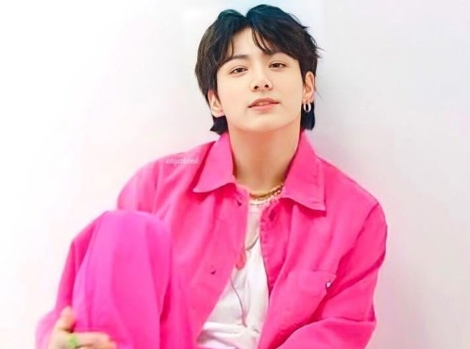 kim_042002's tweet photo. [🚨] VOTACIÓN

Acaba de dar inicio la votación para el premio "Song of the Summer" donde esta nominada la canción de  Jungkook junto con Charlie Puth,  ‘Left And Right’

📌(https://t.co/jdod36ExBo)

Recordemos que Jungkook se ha convertido en el PRIMER solita coreano en (...) https://t.co/t6T8NJMU0y