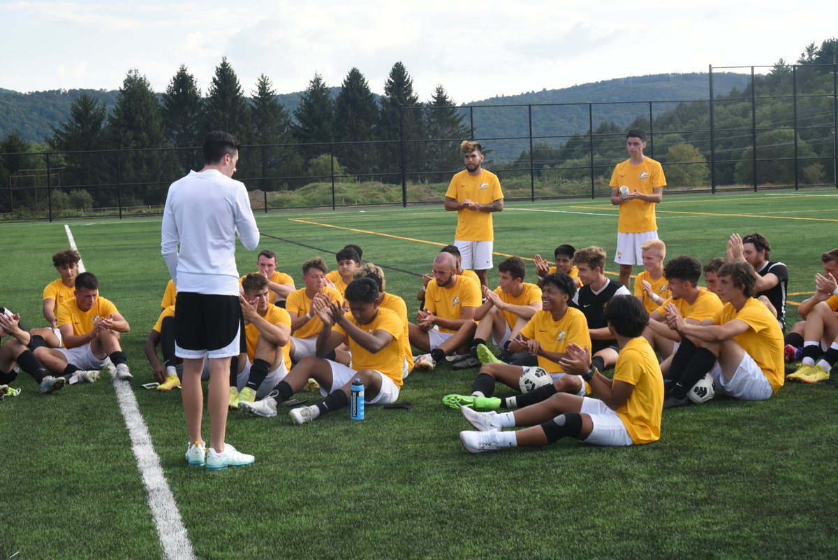 SUNYDELHISOCCER's tweet photo. The Broncos are ready to ride into 2022!
https://t.co/iwHIRSZPKC
#defendtheranch #DelhiDrive https://t.co/VsxZT6JTMm