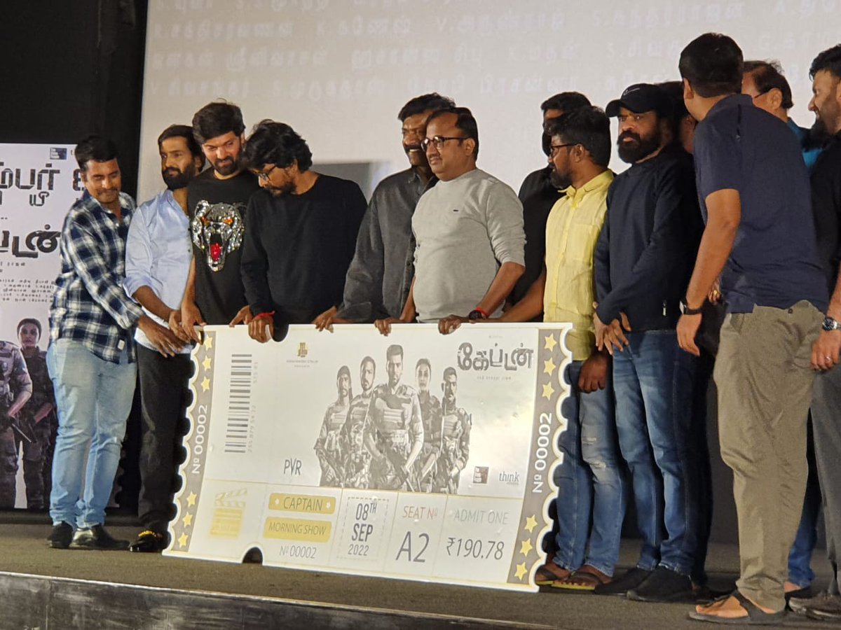 Stillsaravanan's tweet photo. 2nd ticket was launched
#Captain #CaptainTrailer
#CaptainPrereleaseEvnt https://t.co/yEfBeZ6QaU