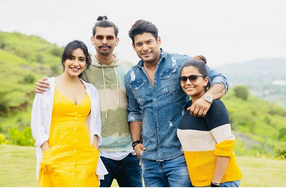 Those days

CHARTBUSTER DKKA

#SidharthShukla