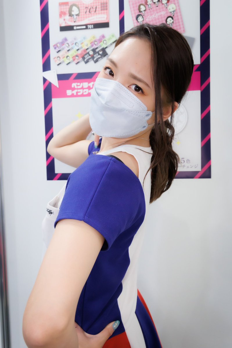joverjover's tweet photo. 軽辺真央さん(@Mao_Karube )
一日目だったので同期の藤本なつ美さんは不在でしたが、9代目もまた濃い付き合いだったなあと。
京都大会でのお二方とのチャレマからですから。
また奈良撮影の際に!
仲良しな茜さやさん(@sayahana1 )との2ショもこちらで。
#ダーツ祭り
#ライブクイーン
#LiveQueen https://t.co/ZT7gvT0Aek