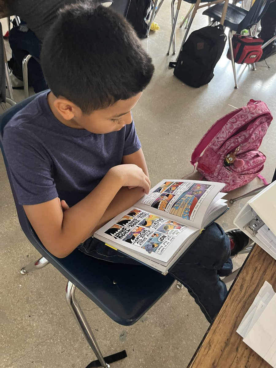 PG_Rising's tweet photo. @MrsVelazco5th class are busy 🐝🐝🐝 this morning! #inspireHarmony #hawksnation https://t.co/k2F7NMEpfa