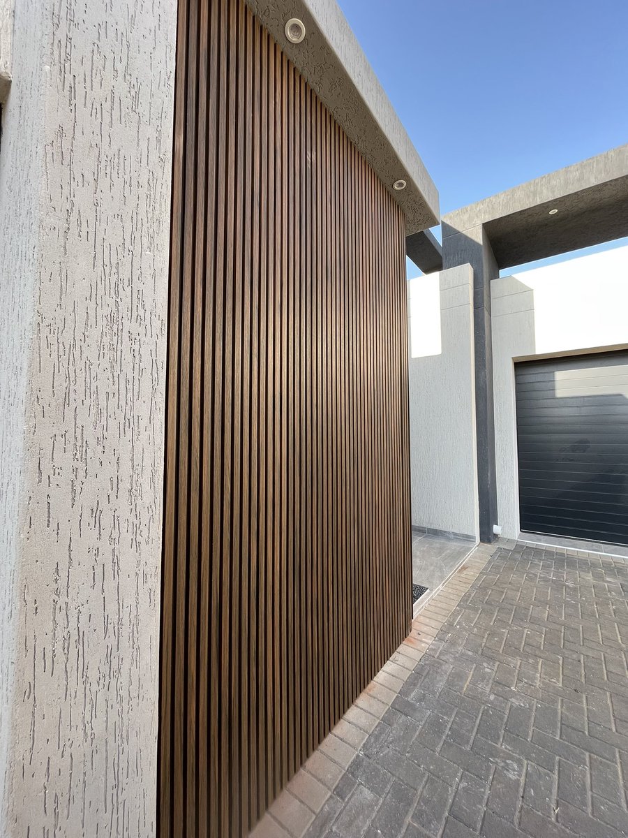 TheCompositeCo's tweet photo. Recent Install: Castellation Wall Cladding in Brown 🌱

- Location: Eye of Africa.

Visit our website to get your decking quotation today! ✅

https://t.co/XmWfFAF6QC
-
-
-
#thecompositecompany #compositewallcladding #exteriorcladding https://t.co/SWspQEntZV