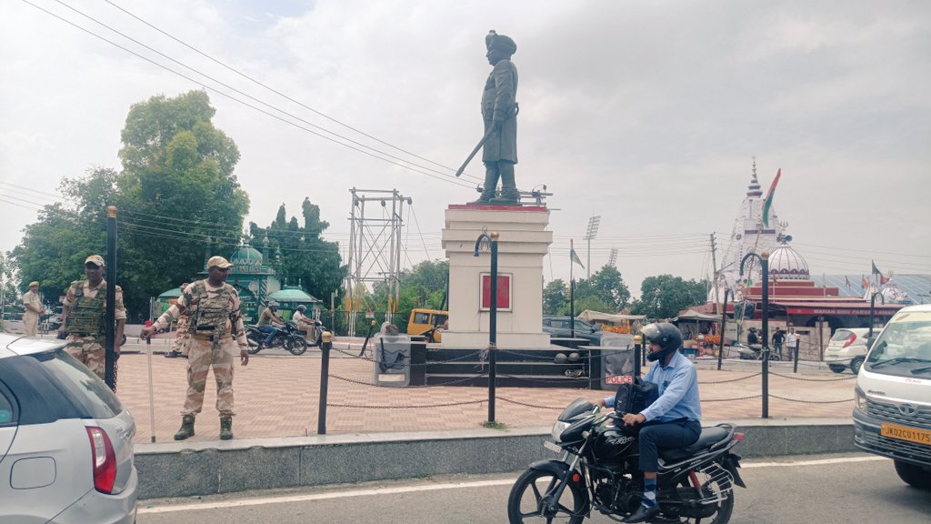 _PankaJKhajuria's tweet photo. Yuva Rajput Sabha Continues Hunger Strike on Third consecutive day amid the deployment of Security forces, Sec 144 and restrictions of media interaction.
#23SepHoliday https://t.co/2hXbRAm8mY https://t.co/N6aQahJ5ZS