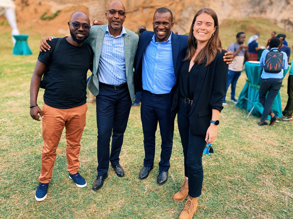 mbjorgum's tweet photo. HM @rkabushenga, the #TwitterRunningClub is celebrating 4 years of @refactory_ug (and @niyimic) today. 🥳
We're also trying to convince @Rukwengye to join us in Kasese for @RwenzoriRun! https://t.co/KBRRybEyhr