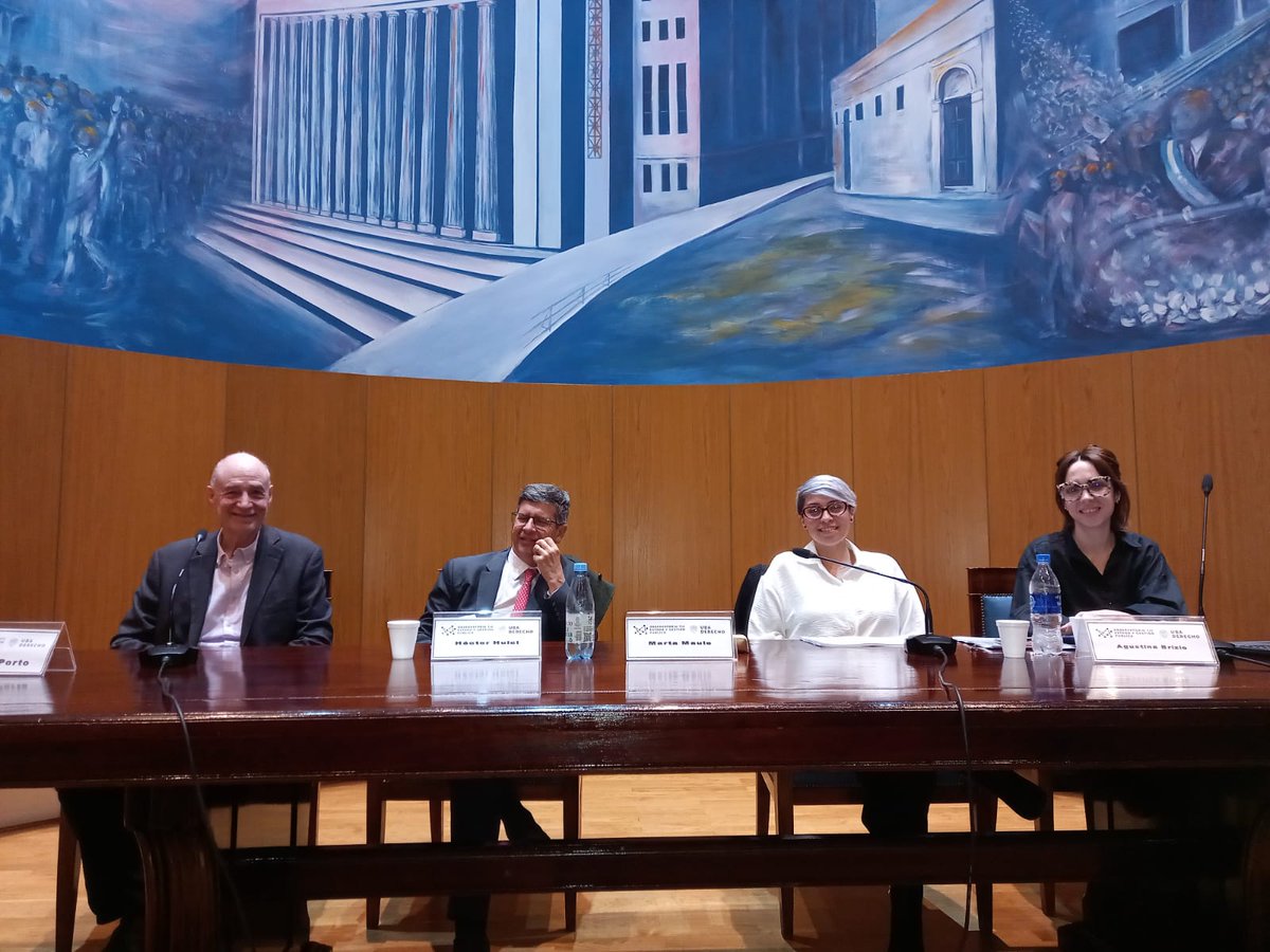 ObservaTICUBA's tweet photo. Junto a @rportomedios, @maule, @labustina y @HectorHuici dialogamos sobre las diferentes miradas acerca de las TIC como servicios públicos esenciales y estratégicos en competencia, el DNU 690 y su judicialización, y la historia de las TIC en la #Argentina. 

Excelente debate! https://t.co/sDd3XZIjtv