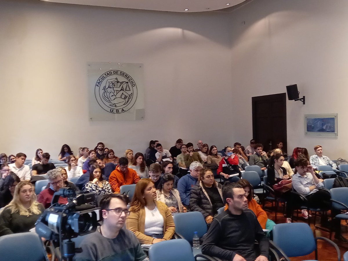 ObservaTICUBA's tweet photo. Junto a @rportomedios, @maule, @labustina y @HectorHuici dialogamos sobre las diferentes miradas acerca de las TIC como servicios públicos esenciales y estratégicos en competencia, el DNU 690 y su judicialización, y la historia de las TIC en la #Argentina. 

Excelente debate! https://t.co/sDd3XZIjtv