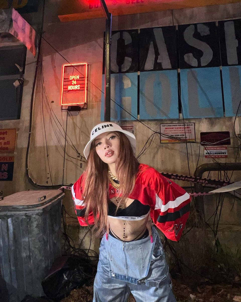 BLACKPINK LISA 리사 (@lalalalisaa__m_) / Posts / X
