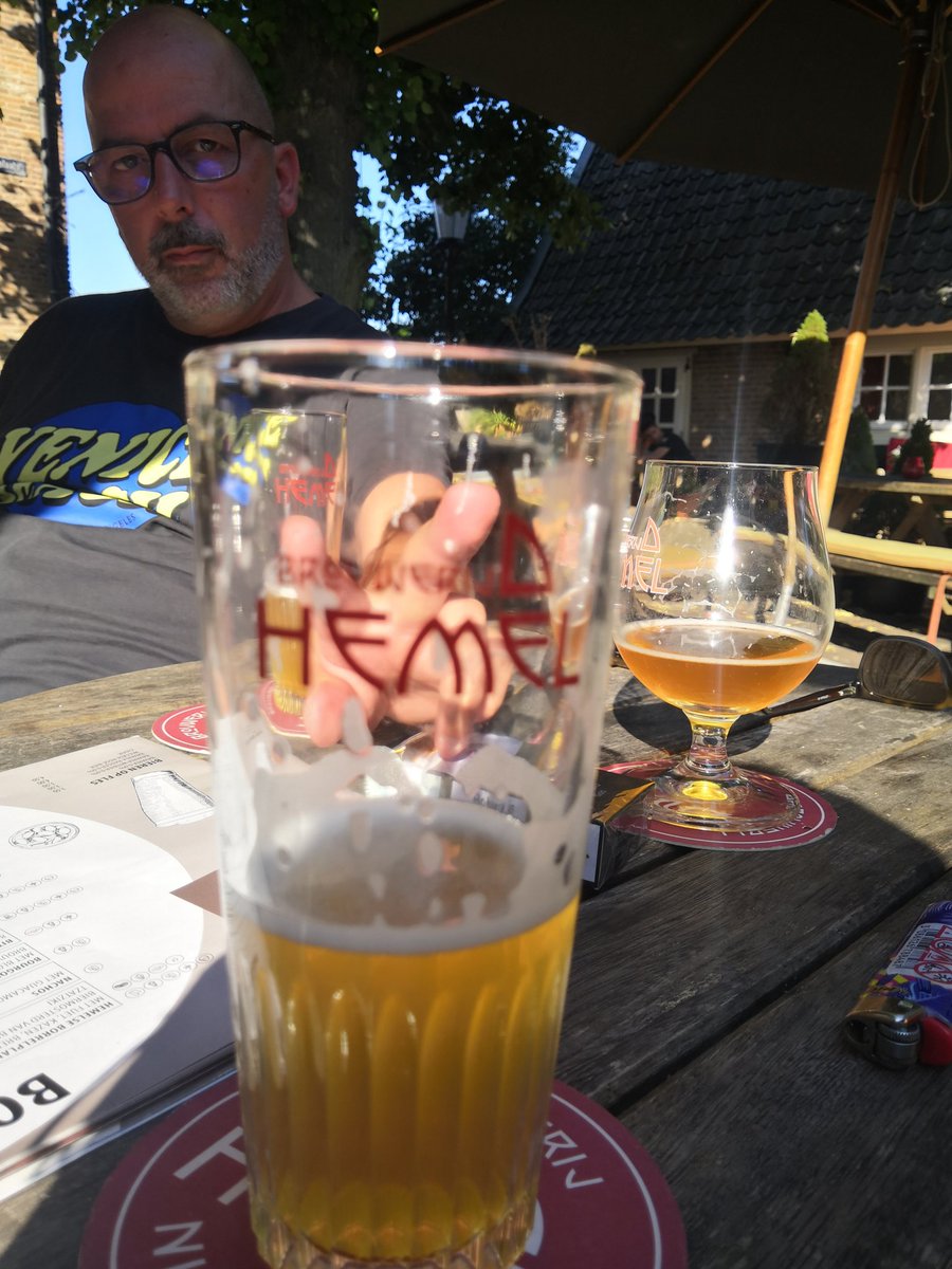 Serafin at <a href="/DeHemelNijmegen/">De Hemel Nijmegen</a> brewery.  Perfect blond/sour/wheat combo in this heat 🇳🇱🍻