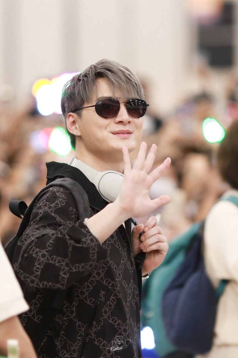 justtan_s's tweet photo. น้องฉัมขวบ🥺🫶
@kristtps 
#KristPerawat #GMMTVreadyforJapanD2
#justtanpixz https://t.co/8q4s8SOD5c