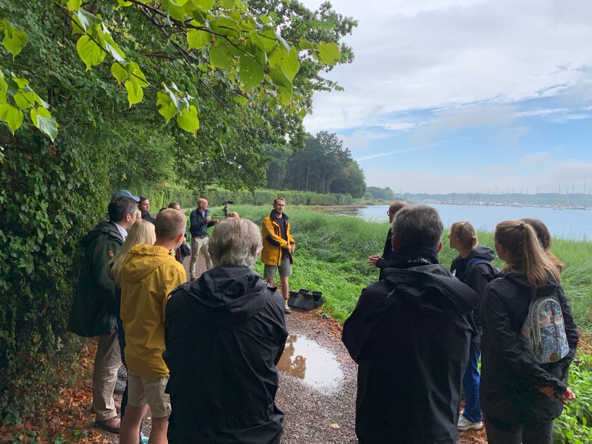NEThamesSolent's tweet photo. @NaturalEngland & @portsmouthuni are out at the #NativeOysters for @ProjectRaNTrans, @DefraGovUK with @MarianSpain & @TonyJuniper!
#RaNTrans is developing innovative methods to combat coastal #eutrophication in the #EnglishChannel.
Find out more here: https://t.co/zccuWAMKr8 https://t.co/rgnC16Xzb9