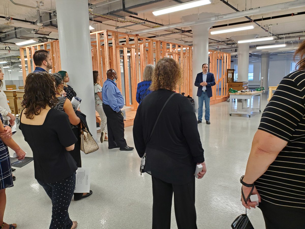 how2educ8's tweet photo. Cool hands-on fast-track career training happening in the High Falls neighborhood! @MonroeCC @FWDcenterNY tour. Saw robot &amp; cobot industry 4.0 smart tech, apprenticeships, skilled trades, and healthcare. Employers hiring at high pay right out #JobsExplained via @RochesterWorks https://t.co/HMm2G8YOVw
