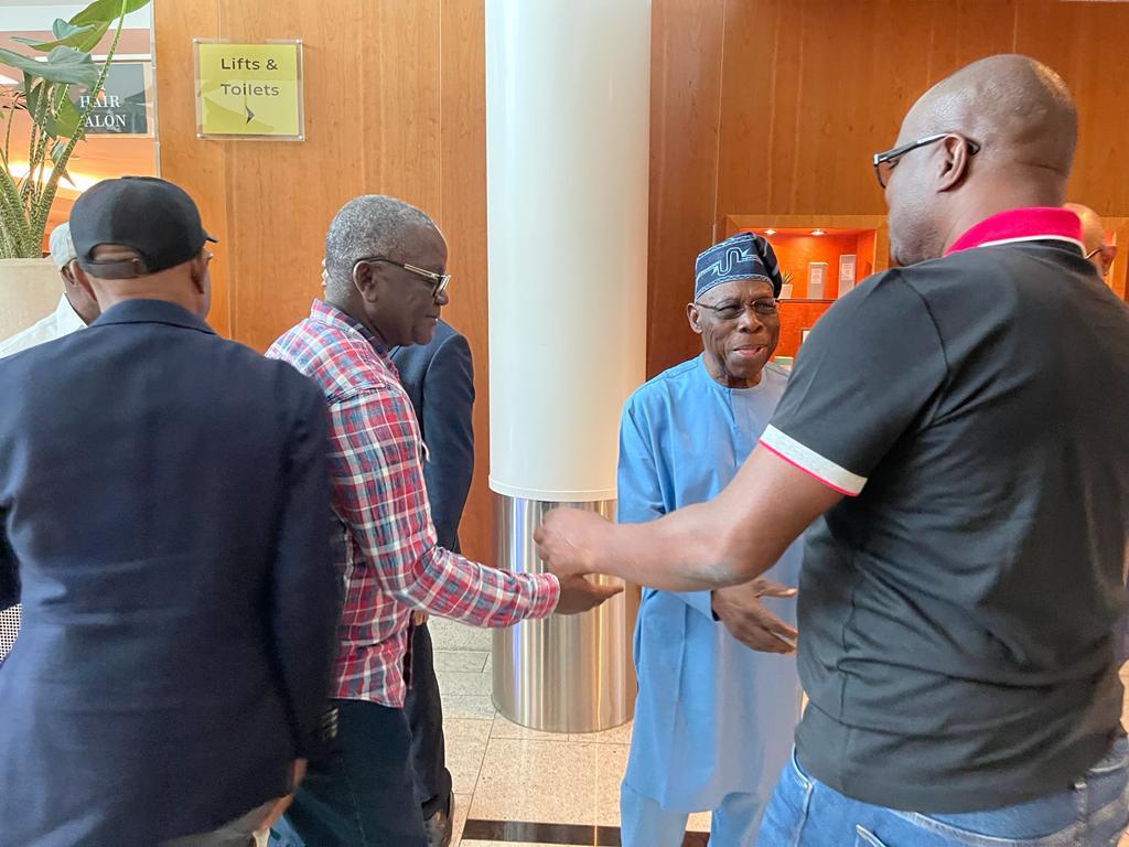 MobilePunch's tweet photo. PHOTOS: Obasanjo, Wike, Obi, Others Meet In London

Former president, Olusegun Obasanjo, on Thursday, met with the presidential candidate of Labour Party, Peter Obi; and the Rivers State Governor, Nyesom Wike, in London. https://t.co/a9dE67EHQD