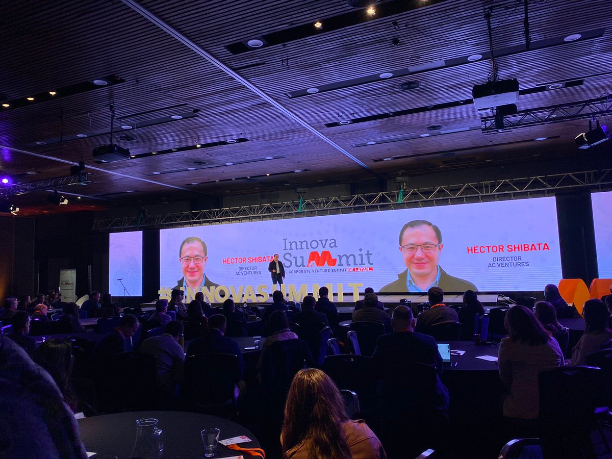 Innova360cl's tweet photo. Héctor Shibata, Director de @acv_vc en #InnovaSummit: "La innovación es algo en lo que debemos estar presentes y no dejar de monitorear" https://t.co/Q2y5cmfg79