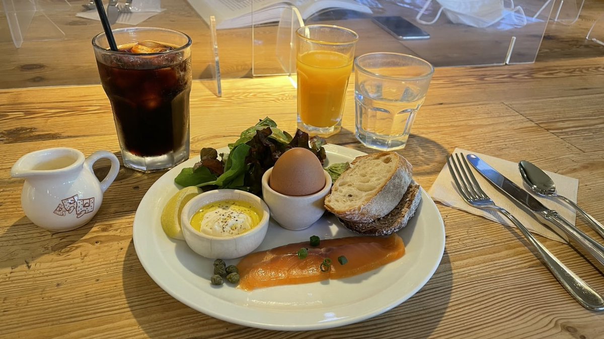 ClarkJamesc's tweet photo. The highest level of loneliness is a breakfast for one person, a dinner for one person, which can only be temporarily shelved if you try to enjoy it.#ReelsInstagram #VideoOfTheDay https://t.co/J0vSxmGX6W