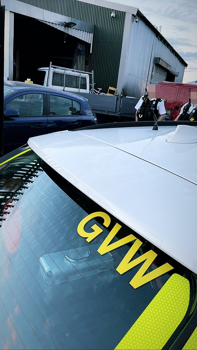 KentPoliceRoads's tweet photo. Last night #RPU1, @KentPoliceSwale, #CPT & @MPSRTPC conducted cross border OP targeting offenders & vehicle crime. x1 arrest following #TPAC on a van confirmed stolen on false plates. A pursuit in #Orpington & many other vehicles stopped in #Dartford. #Teamwork #OpDurfold DC https://t.co/fn4u4u2wJd